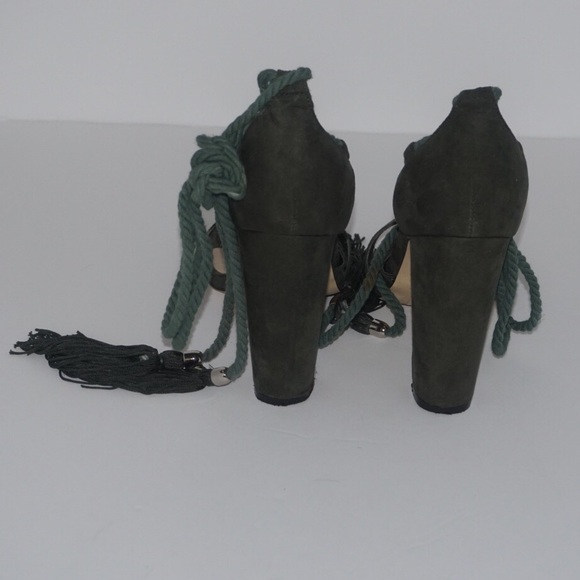 Beautiful Oliver Green Missguided Block Heels - Picture 2 of 4